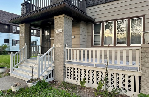 Milwaukee House | Spacious 4 Bedroom, 2 Bath Upper, 2-Unit Layout, Pet-Friendly + Fenced Yard