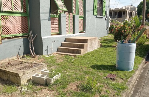 Speightstown Apartment | Spacious 4-bedroom apartment with AC, WiFi in phenomenal Bridgetown