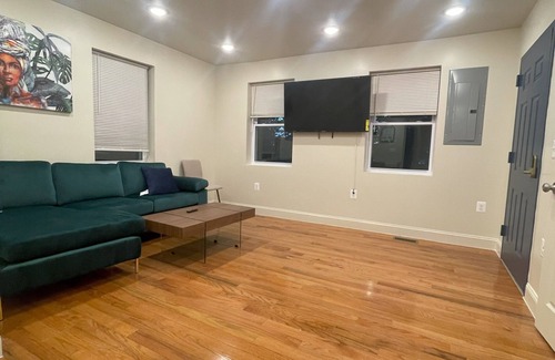 Southwest Apartment | Spacious 4-bedroom apartment with AC, WiFi in amazing Washington DC