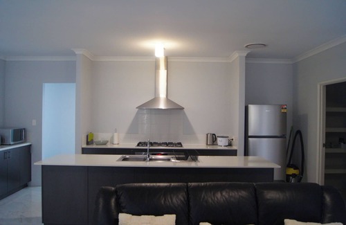 Baldivis House | Spacious 4 Bedroom Baldivis Home - Can Sleep Up to 8 Guests!
