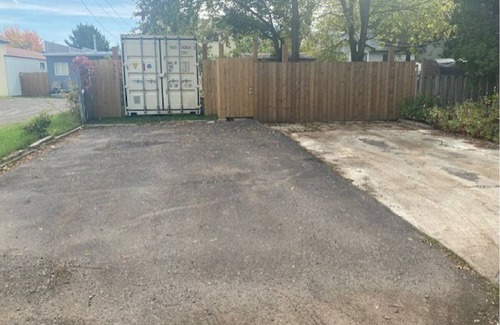 Thunder Bay Apartment | Spacious 4 bedroom apt in Westfort with free laundry parking and wifi parking