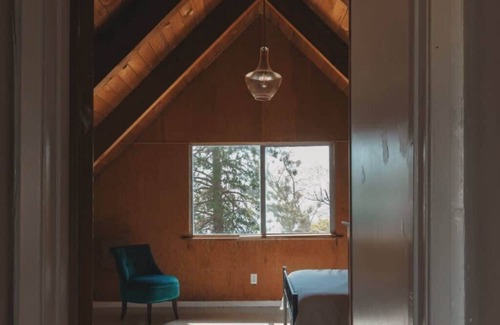 Dunlap Cabin | Spacious 4-bedroom cabin on secluded private land