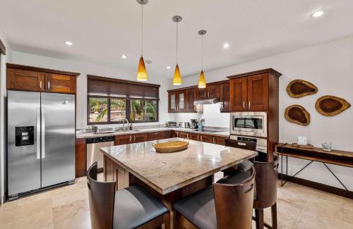El Ocotal House | Spacious 4 Bedroom Condo Pool