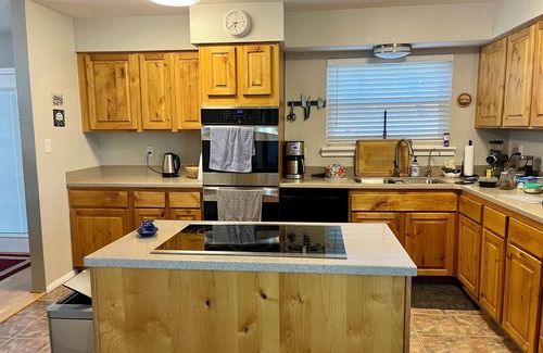 Rio Rancho House | Spacious 4-bedroom estate with Game Room, Fantastic Balloon Views and RV Parking
