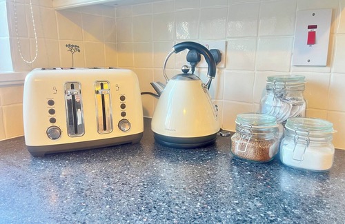 Hereford House | Spacious 4-Bedroom Family Home - sleeps 7