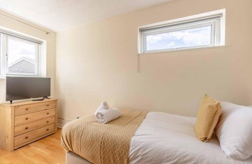 Maidenhead House | Spacious 4-Bedroom Home - Parking - Garden