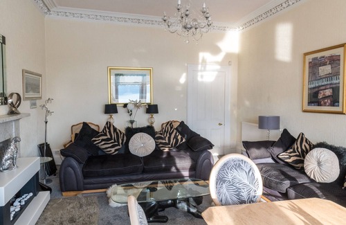 Wemyss Bay House | Spacious 4 Bedroom House With Stunning Views near Glasgow