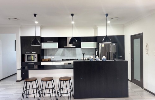 Kitchener House | Spacious 4-bedroom home in half acre. Premiumfamily friendly estate in Kitchener