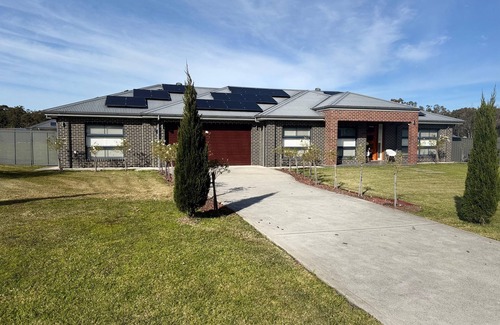 Kitchener House | Spacious 4-bedroom home in half acre. Premiumfamily friendly estate in Kitchener