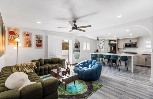 Winchester House | Spacious 4-bedroom house with Pool, BBQ, Near Strip/Downtown