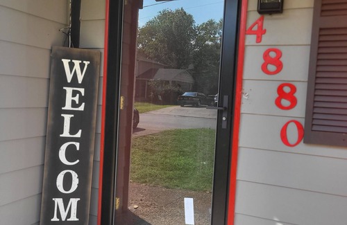 Antioch House | Spacious 4-bedroom house in fantastic Nashville with AC, WiFi Sleeps 14