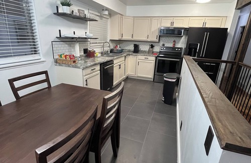 Pocatello House | Spacious 4-bedroom house with WiFi and AC in charming Pocatello