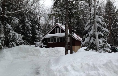 Bridgton House | Spacious 4 Bedroom Home ~ Moose Pond/Pleasant Mountain. Kids Love It Here!
