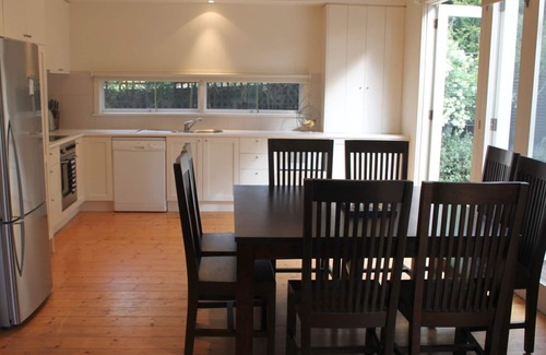 Anglesea House | Spacious 4 bedroom house - Walk to beach, river, golf course and shops