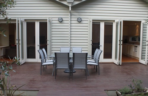 Anglesea House | Spacious 4 bedroom house - Walk to beach, river, golf course and shops