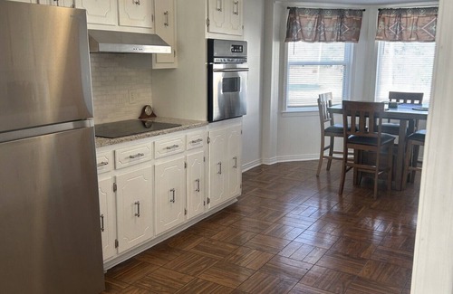 Florence House | Spacious 4-bedroom house in lakefront subdivision on one and a half acres