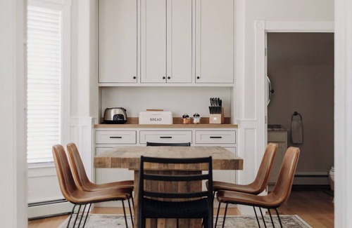 East End House | Spacious 4-bedroom house located in the heart of Portland, ME.