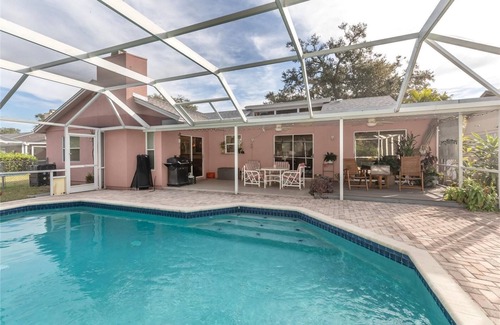 Sarasota House | Spacious 4-bedroom house in delightful Sarasota with WiFi, AC