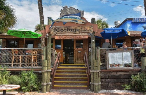 Sarasota House | Spacious 4-bedroom house in delightful Sarasota with WiFi, AC