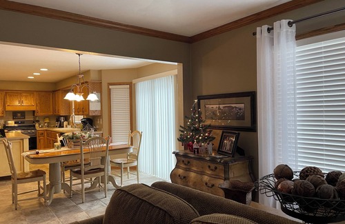 De Pere House | Spacious 4-bedroom house in De Pere with WiFi, AC. 3-4 miles from Lambeau Field