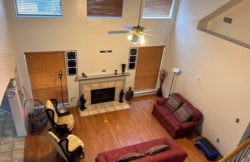 Cloverleaf House | Spacious 4-bedroom house with AC, fitness room, WiFi in superb Houston