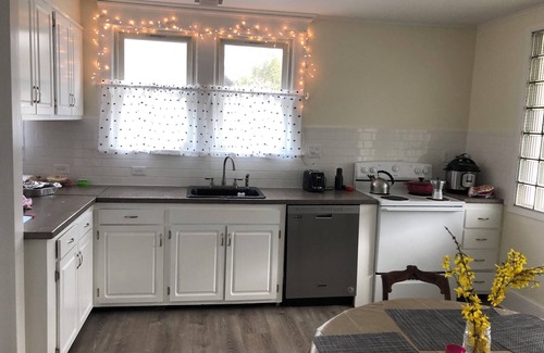 Oneonta House | Spacious 4-bedroom house in charming Oneonta with AC, WiFi