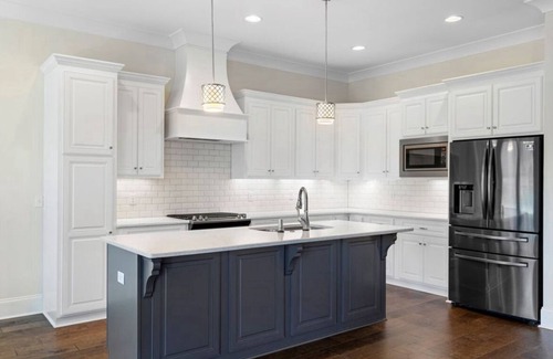 Auburn House | Spacious 4 Bedroom House in Auburn- Located 3.1 miles from AU Stadium