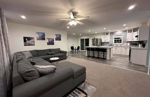 Bangor House | Spacious 4-bedroom house in beautiful Bangor with AC, WiFi