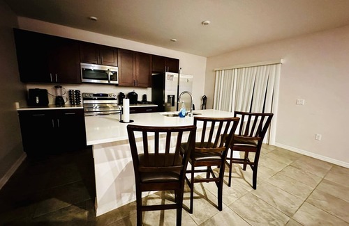 DeLand House | Spacious 4-bedroom house in fantastic DeLand with WiFi, AC