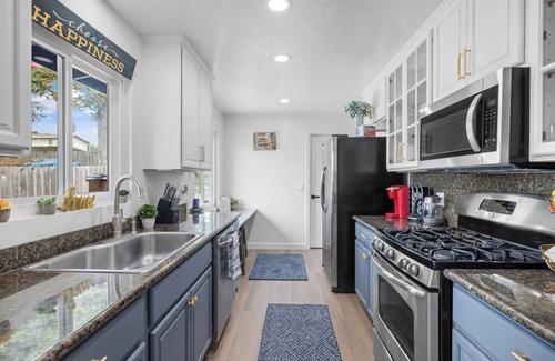 Marina House | Spacious 4-bedroom house in delightful Marina with WiFi