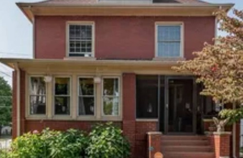 Monroe House | Spacious 4-bedroom house in serene Monroe with WiFi, fitness room, AC