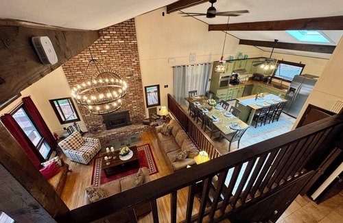 Lake Ariel House | Spacious 4 bedroom in Tranquil setting in The Hideout