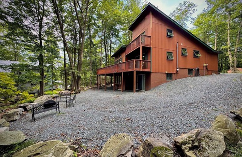 Lake Ariel House | Spacious 4 bedroom in Tranquil setting in The Hideout