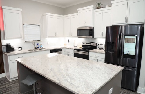 West Dallas Villa | Spacious 4-bedroom Private Pool Villa Close to Downtown Dallas