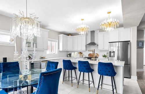 Welland House | Spacious 4-Bedroom Retreat next to Welland Waterpark – Perfect for Families!"nn