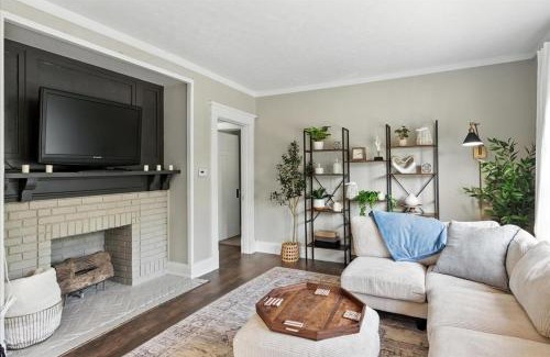 Dayton House | Spacious 4 bedroom Southern Charm! Accommodates 11 guests!
