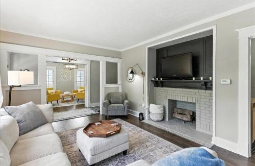 Dayton House | Spacious 4 bedroom Southern Charm! Accommodates 11 guests!