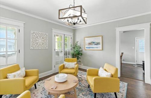 Dayton House | Spacious 4 bedroom Southern Charm! Accommodates 11 guests!
