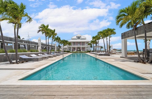 Nassau House | Spacious 4-bedroom Townhome Steps From The Beach