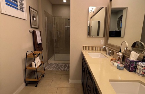 Downey House | Spacious 4-bedroom townhome with WiFi, AC in awesome Downey