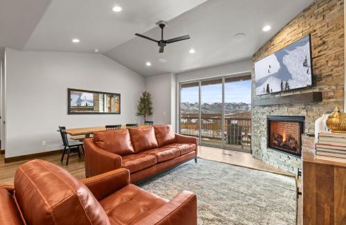 Park City House | Spacious 4-bedroom Townhome New Black Rock