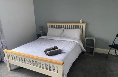 Middleton House | Spacious 4 Bedroom Townhouse