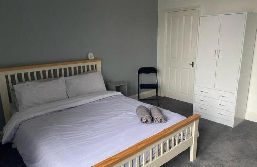 Middleton House | Spacious 4 Bedroom Townhouse