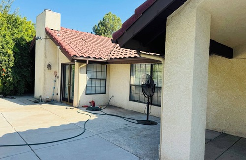 Bakersfield House | Spacious 4-bedroom house in lovely Bakersfield country club area with pool