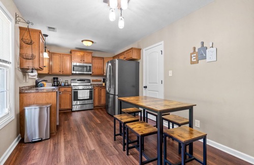 Clarksville House | Spacious 4-bedroom House near Downtown Clarksville