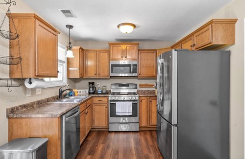 Clarksville House | Spacious 4-bedroom House near Downtown Clarksville