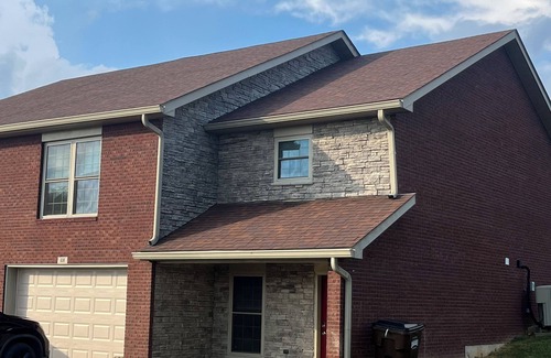 Hodgenville House | Spacious 4-bedroom 2.5 bath Duplex