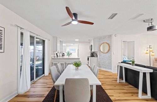 Isle of Palms House | Spacious 4-bedroom building in peaceful Jacksonville with AC, WiFi, outdoor gym