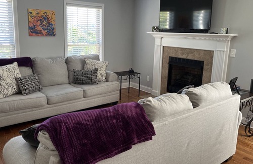 Johnson City House | Spacious 4 bedroom condo with excellent views!