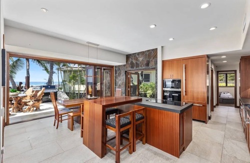 Kailua-Kona House | Spacious 4-bedroom house plus bunk room with WiFi and AC in charming Kailua-Kona